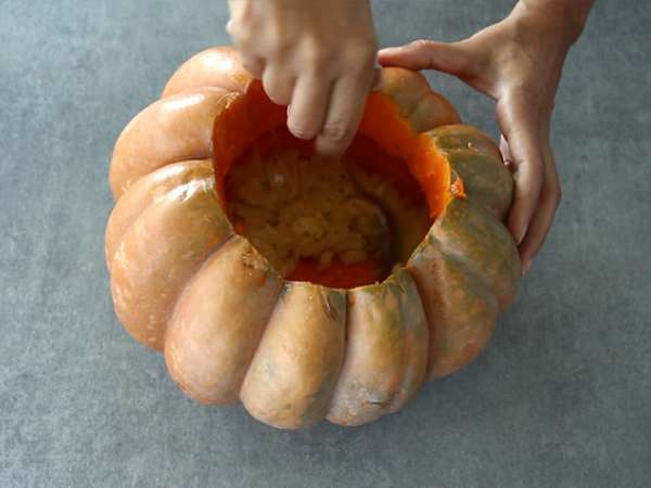 Buča s kozicami - brazilsko Camarão na moranga - Priprava korak 3