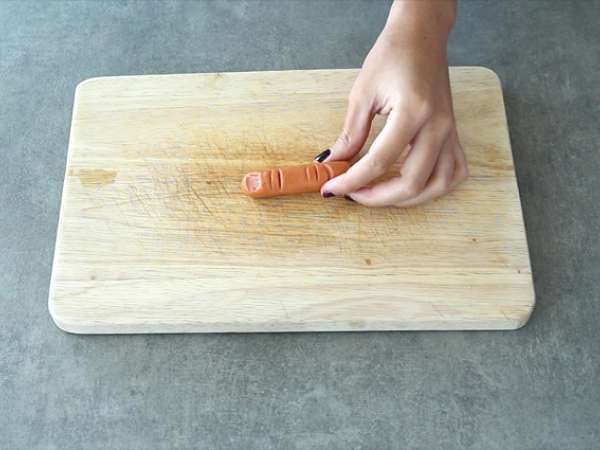 Krvavi hot dogi za noč čarovnic - Priprava korak 3