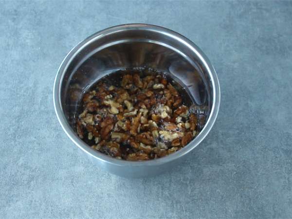 Energijske kroglice z datlji - Priprava korak 1