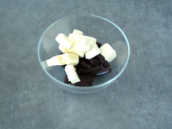 Čokolada in slan masleni karamelni fondant - Priprava korak 2