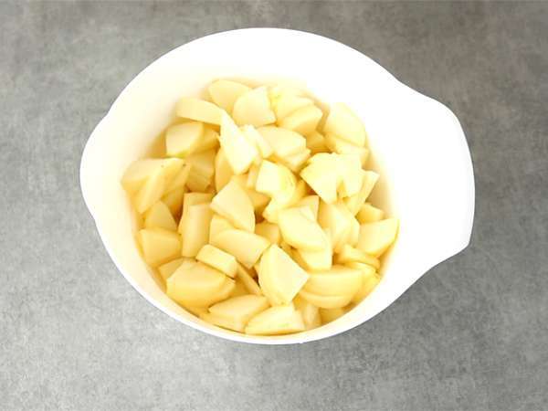 Torta z jabolki, orehi in cimetom - Priprava korak 1