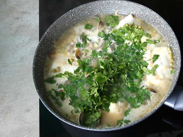 Dušeni oslič, školjke in grah - Priprava korak 4