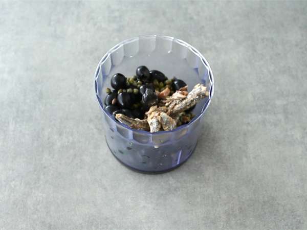 Listnato pecivo z domačo tapenado - Priprava korak 1