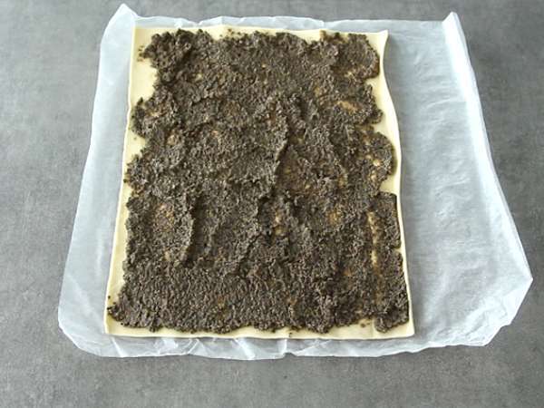 Listnato pecivo z domačo tapenado - Priprava korak 3