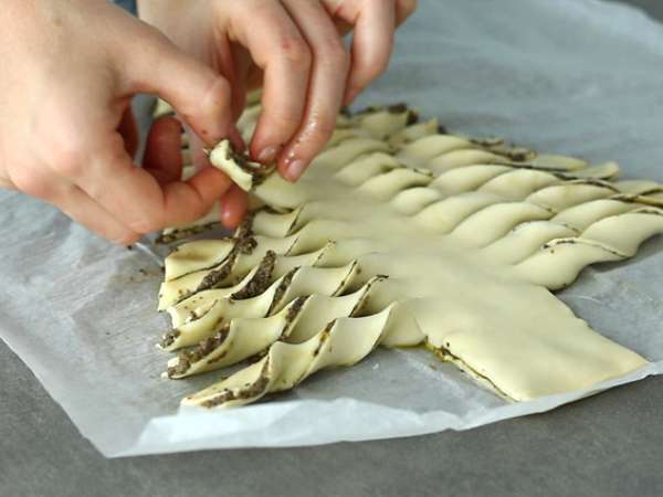 Listnato pecivo z domačo tapenado - Priprava korak 5