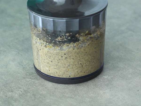 Hitra tapenada s črnimi olivami - Priprava korak 2