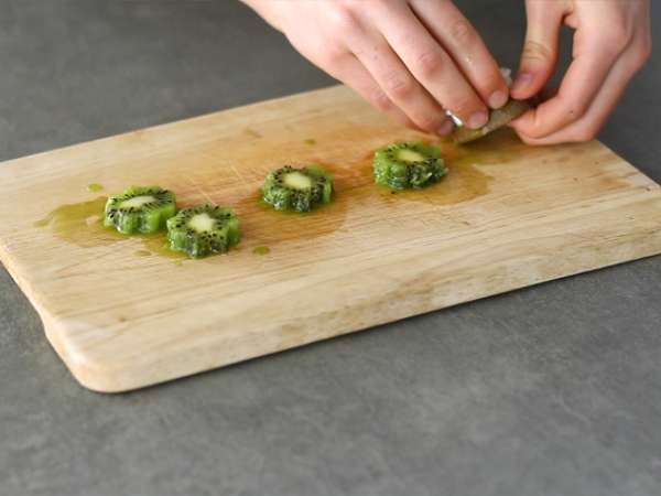 Puding iz semen chia s kivijem - Priprava korak 2