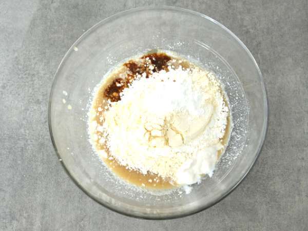 Torta iz sojinega jogurta z jabolčno omako (veganska in brez glutena) - Priprava korak 2