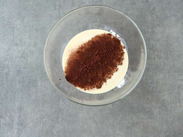 Vanilijeve in čokoladne marmorirane palačinke - Priprava korak 3