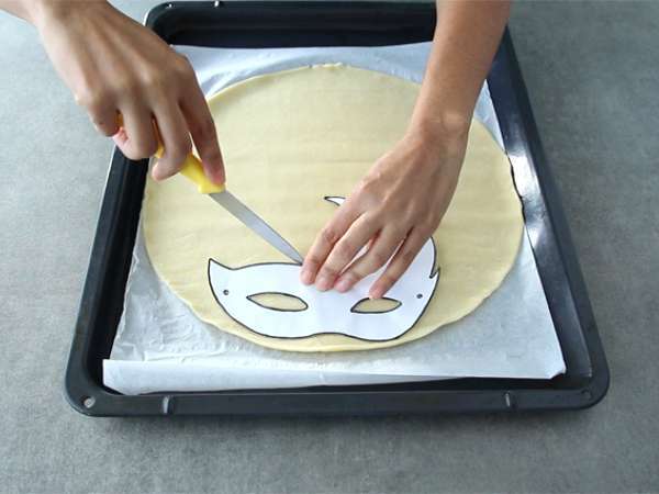 Karnevalske maske iz kruha - Priprava korak 1