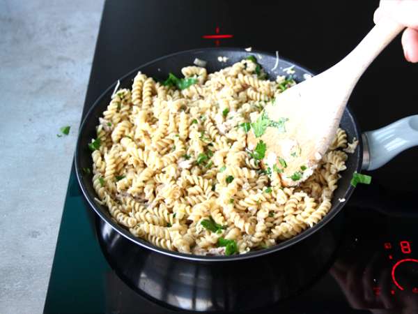 Enostavne testenine s tuno - Priprava korak 4