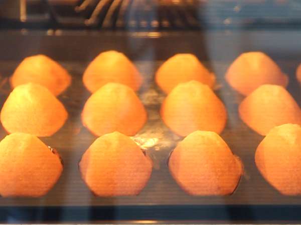 Enostaven recept za navadne, puhaste madeleine - Priprava korak 4