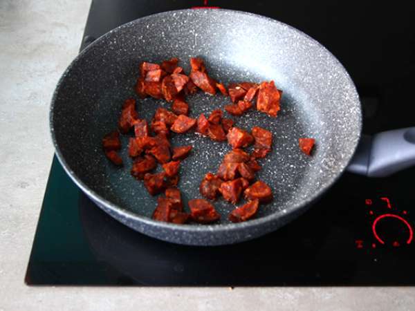 Testenine s chorizom - Priprava korak 1