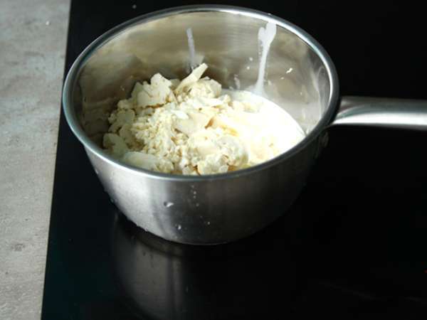 Kremna cvetača, kokos in dimljeni losos - Priprava korak 1