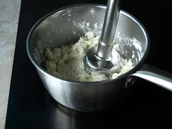 Kremna cvetača, kokos in dimljeni losos - Priprava korak 2