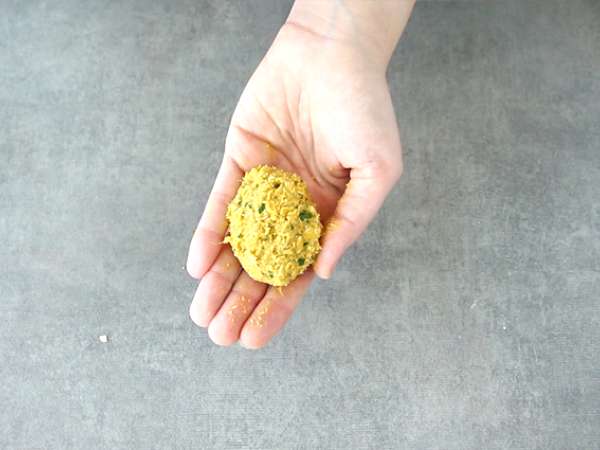 Piščančji kolački s korenčkovim grahom - Priprava korak 2