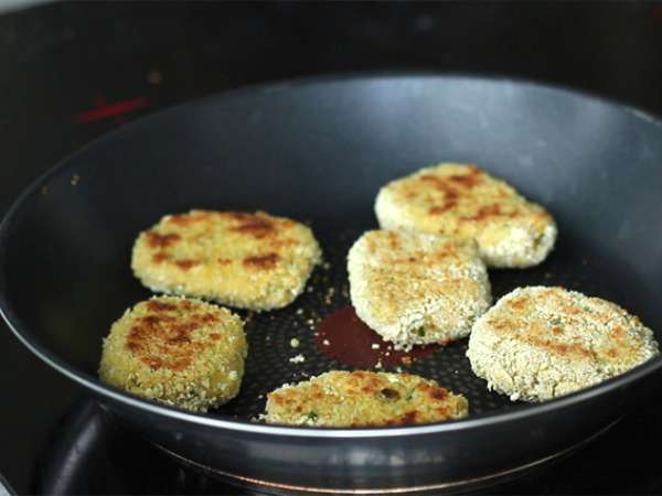 Piščančji kolački s korenčkovim grahom - Priprava korak 3