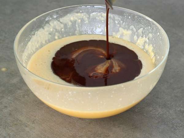 Brownie z ostanki velikonočne čokolade - Priprava korak 2