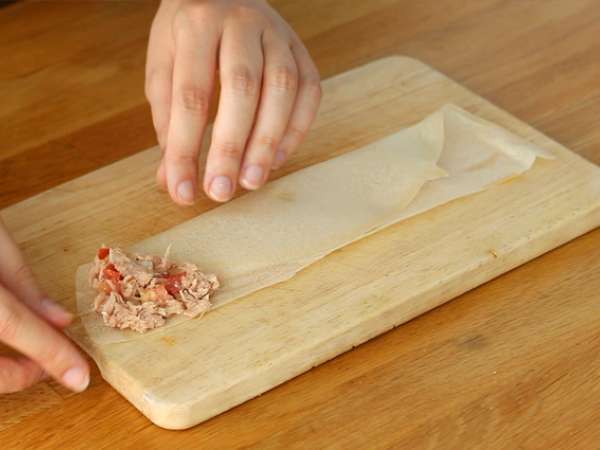 Samousse iz tune in paradižnika - Priprava korak 2