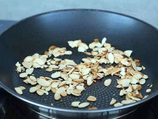 Marelični clafoutis - Priprava korak 1