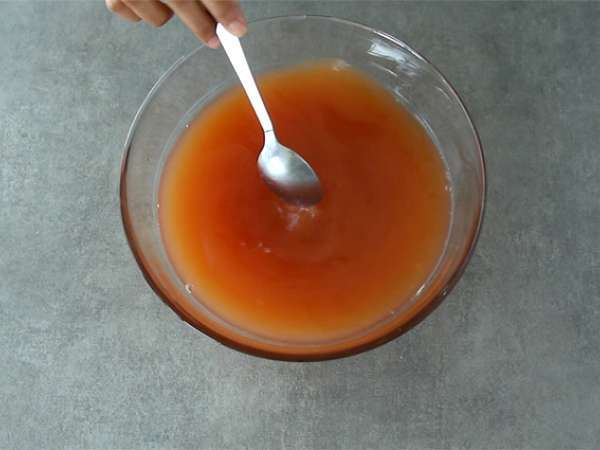 Roza sangrija z rožnatim vinom - Priprava korak 1