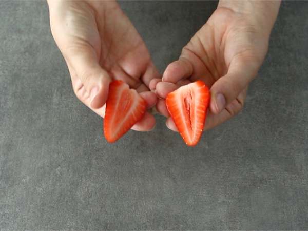 Jagodni in vanilijev milkshake - Priprava korak 1