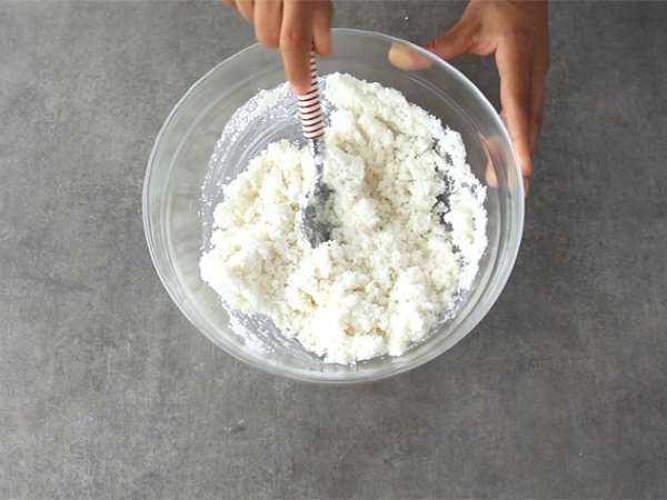 Brazilski kokosovi mafini - Queijadinhas - Priprava korak 1