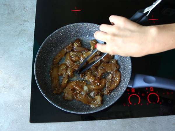 Piščanec, mariniran v sojini omaki in medu - Priprava korak 4