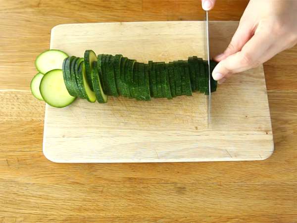 Zelo enostaven provansalski zelenjavni tian - Priprava korak 1