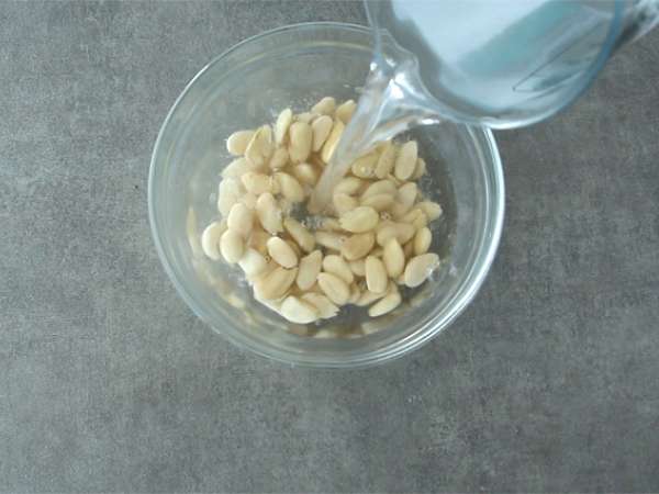 Domače mandljevo mleko - Priprava korak 1