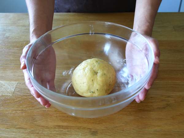 Parmezan in zeliščni biskvit - Priprava korak 2