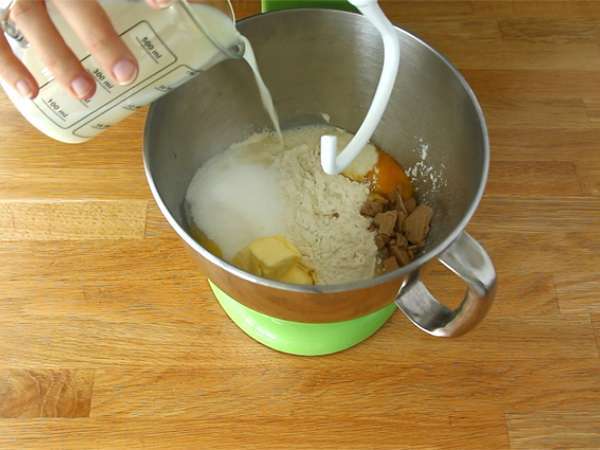 Pletene žemljice z Nutello - Priprava korak 1