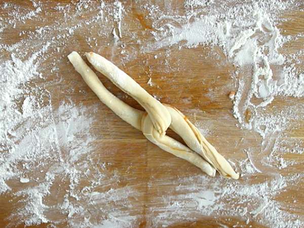 Pletene marelične brioške - Priprava korak 4