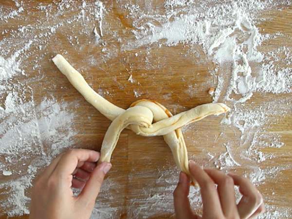 Pletene marelične brioške - Priprava korak 5