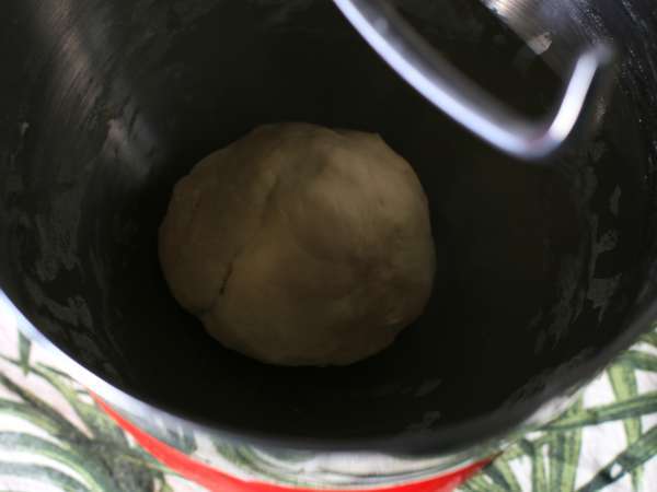 Pleteni kruhki s pestom - Priprava korak 1