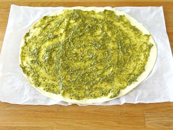 Listnato testo s pestom - Priprava korak 1