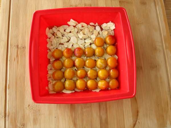 Mirabelle in mandljeva obrnjena torta - Priprava korak 2