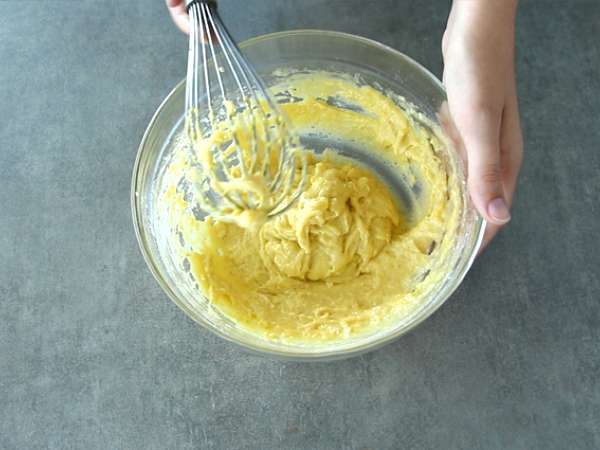 Mafini s tuno, paradižnikom in feto - Priprava korak 2