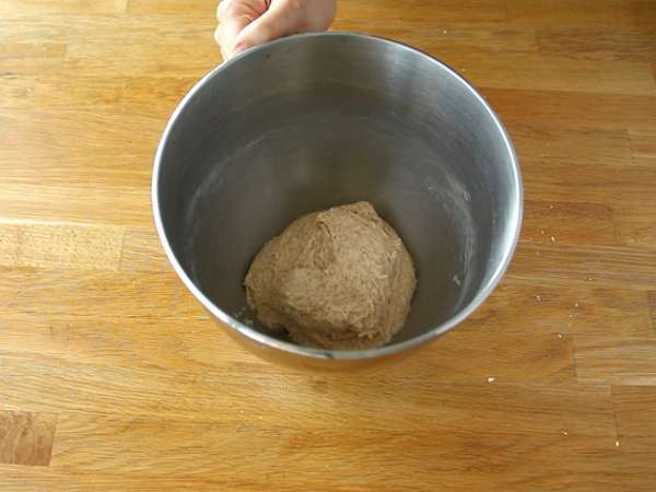 Focaccia s češnjevim paradižnikom - Priprava korak 2