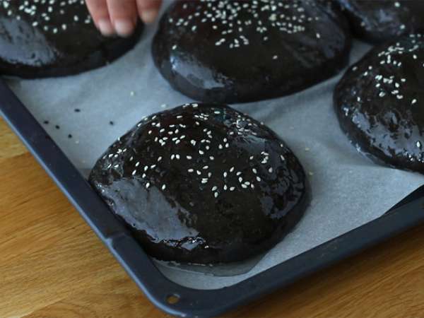 Črne žemljice s črnilom iz lignjev - Priprava korak 4