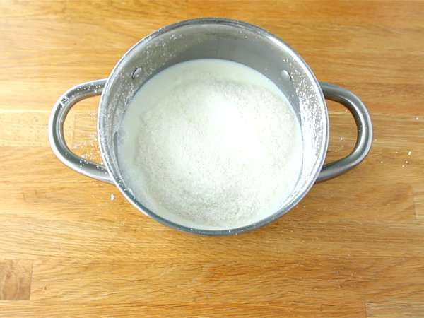 Blanc manger kokosov in slivov coulis - Priprava korak 1