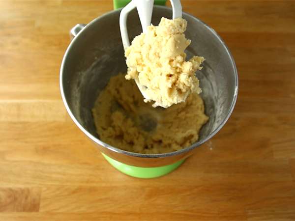 Kratek kruh z božičnim drevesom - Priprava korak 1