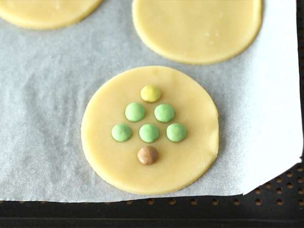 Kratek kruh z božičnim drevesom - Priprava korak 4