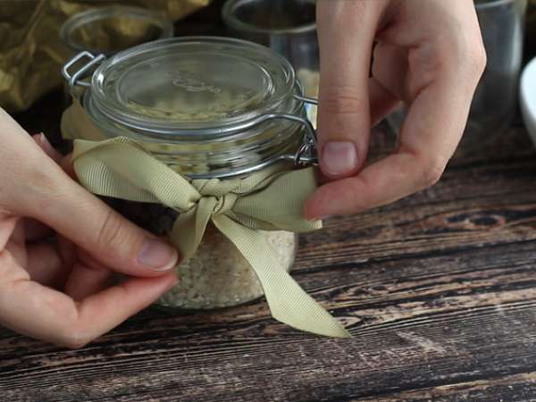 Komplet riževega pudinga iz temne in bele čokolade - Priprava korak 3