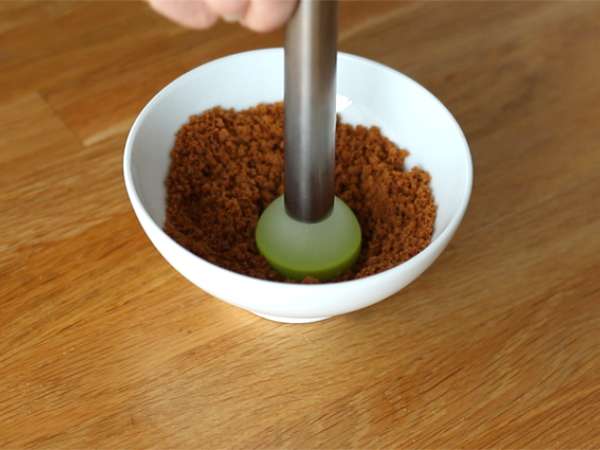 Vroče čokoladne lizike: bela čokolada + speculoos - Priprava korak 1