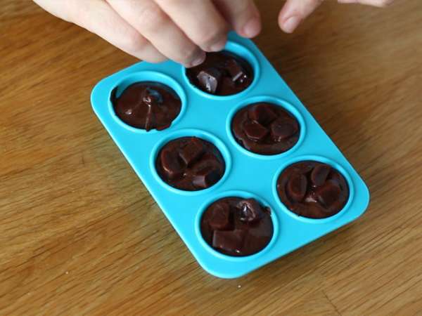 Ličke z vročo čokolado: temna čokolada + Carambar - Priprava korak 2