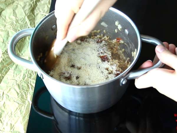 Komplet za rižoto z gobami in posušenim paradižnikom - Priprava korak 5