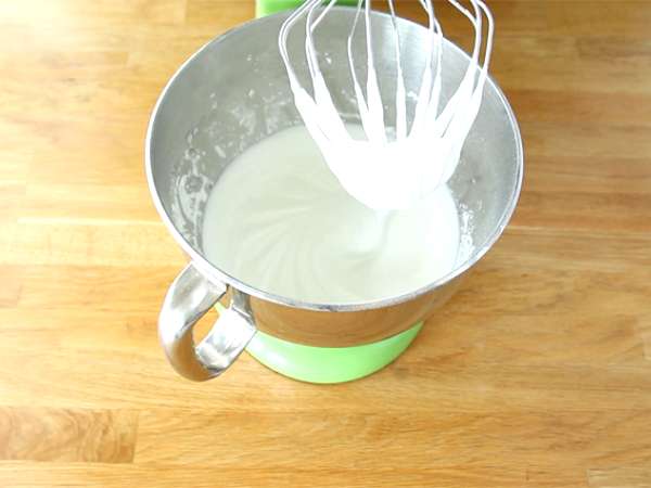 Enostavna pavlova iz eksotičnega sadja - Priprava korak 1