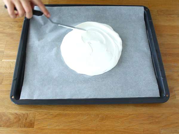 Enostavna pavlova iz eksotičnega sadja - Priprava korak 2