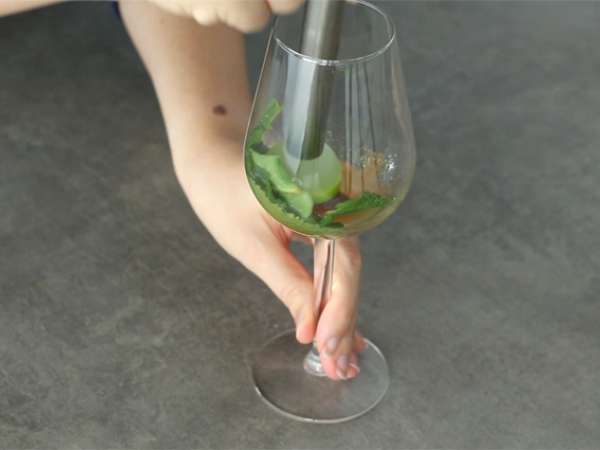 Kraljevi šampanjec mojito - Priprava korak 1